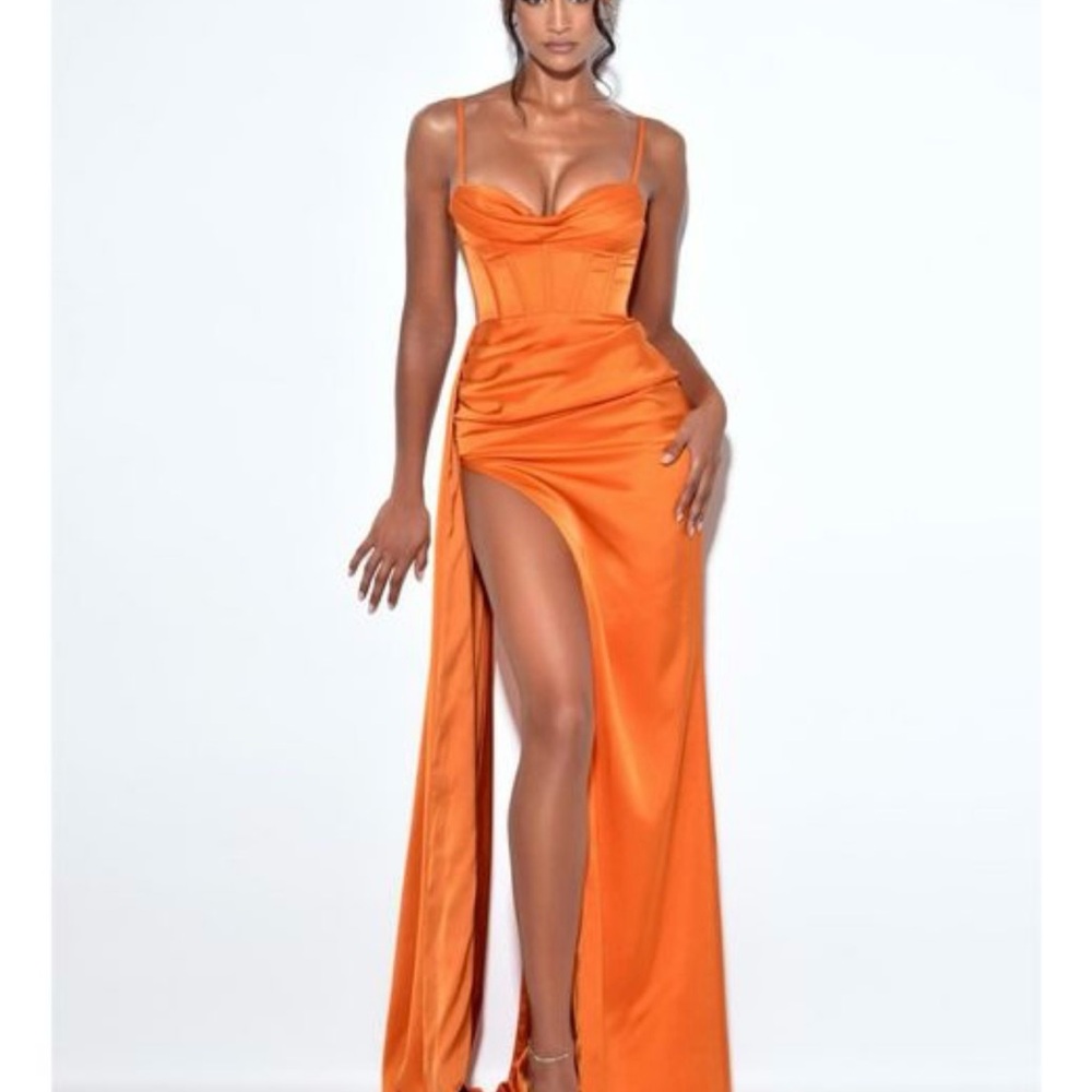 Miss Circle Elayna Maxi Dress